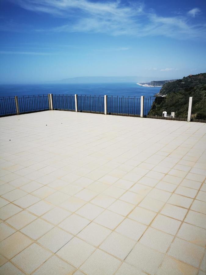 Appartement La Terrazza Di Rovaglioso à Palmi Extérieur photo