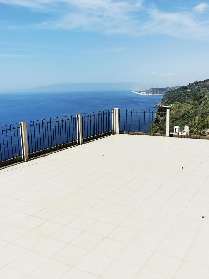 Appartement La Terrazza Di Rovaglioso à Palmi Extérieur photo